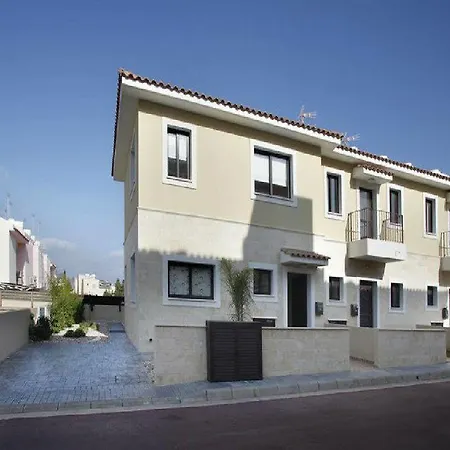 Апартаменты Valentina Townhouse Паралимни